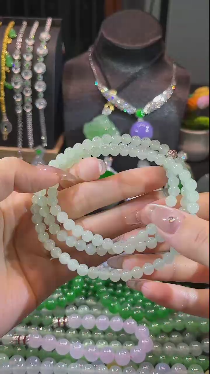 【闪购商品】翡翠颈饰18K金镶嵌吊坠