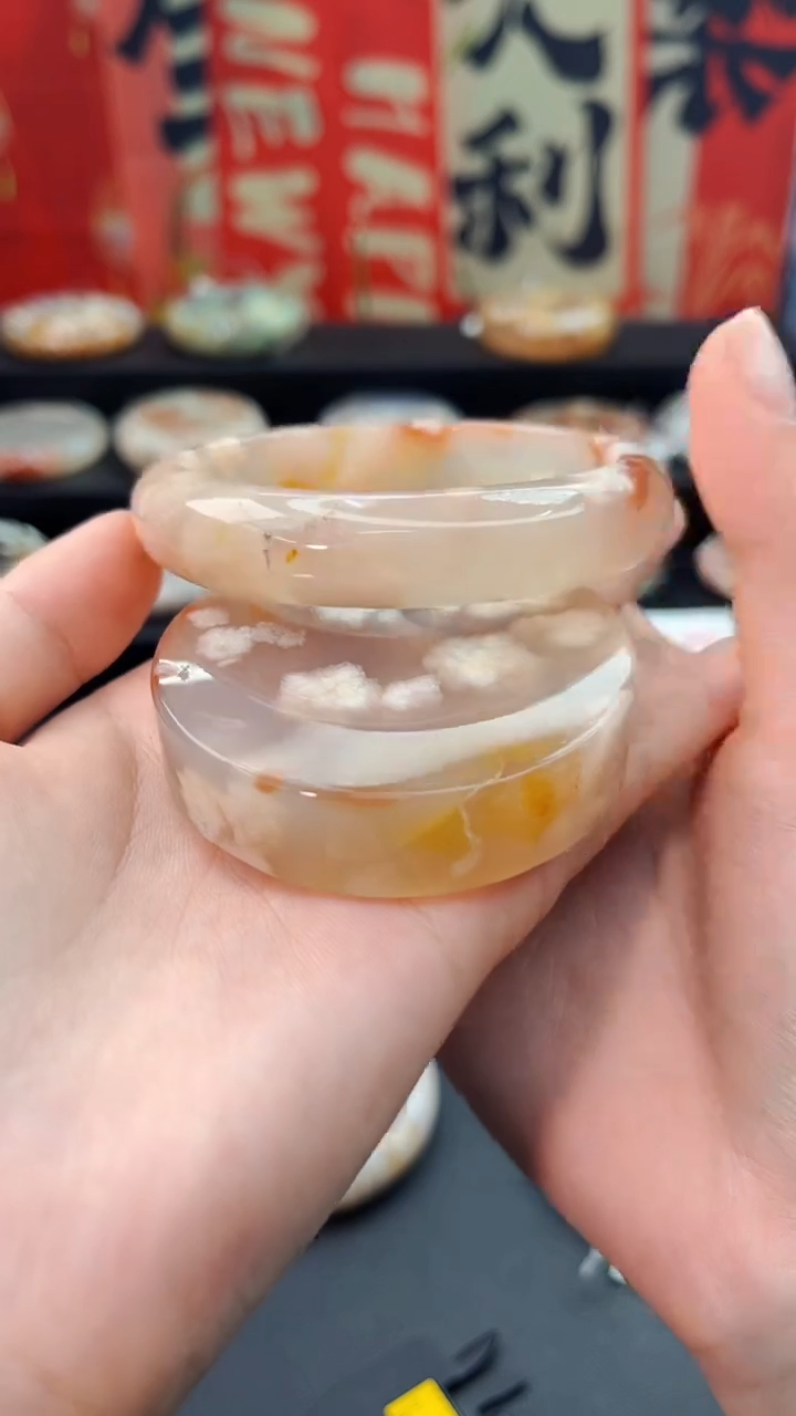 【闪购商品】石英质玉手镯未镶嵌赠送镯心（圈口61