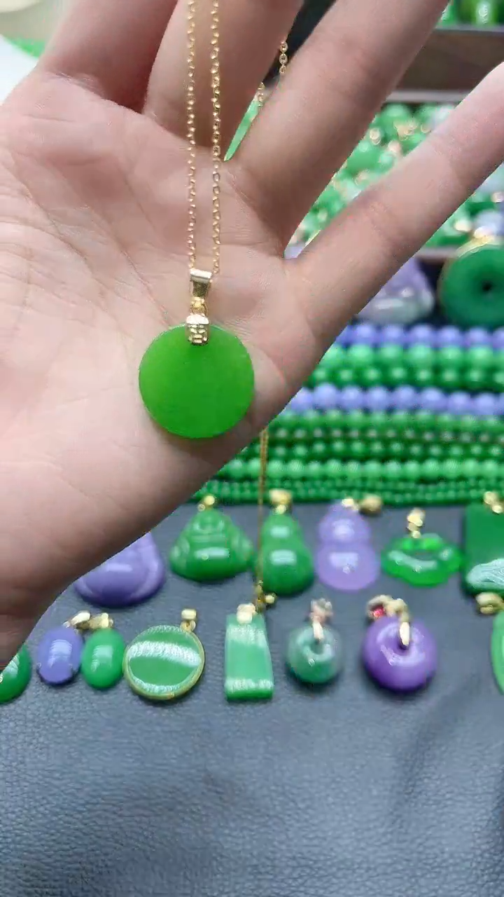 吊坠(赠链)未镶嵌翡翠小圆牌