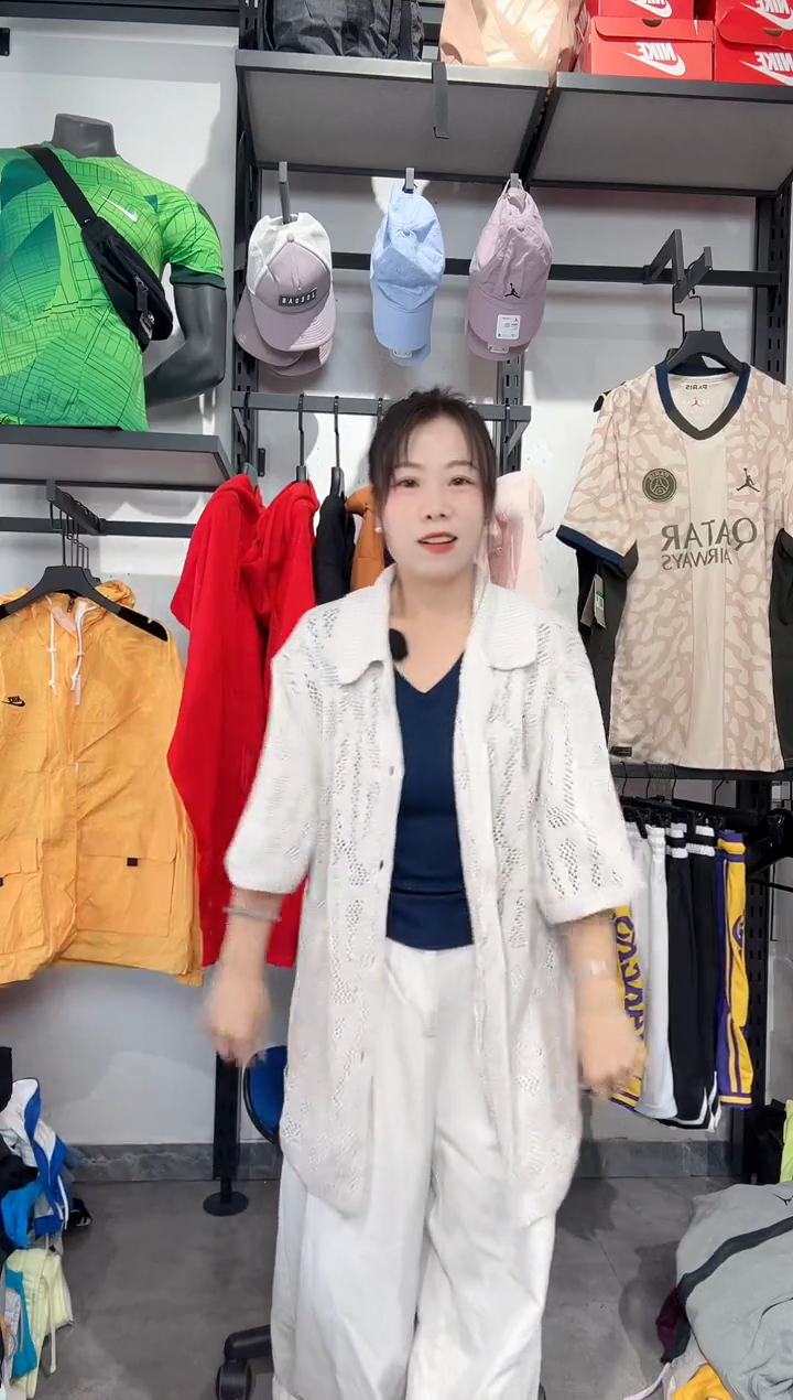 1390   编码 瑕疵款直播间过款为准 尺码XL180