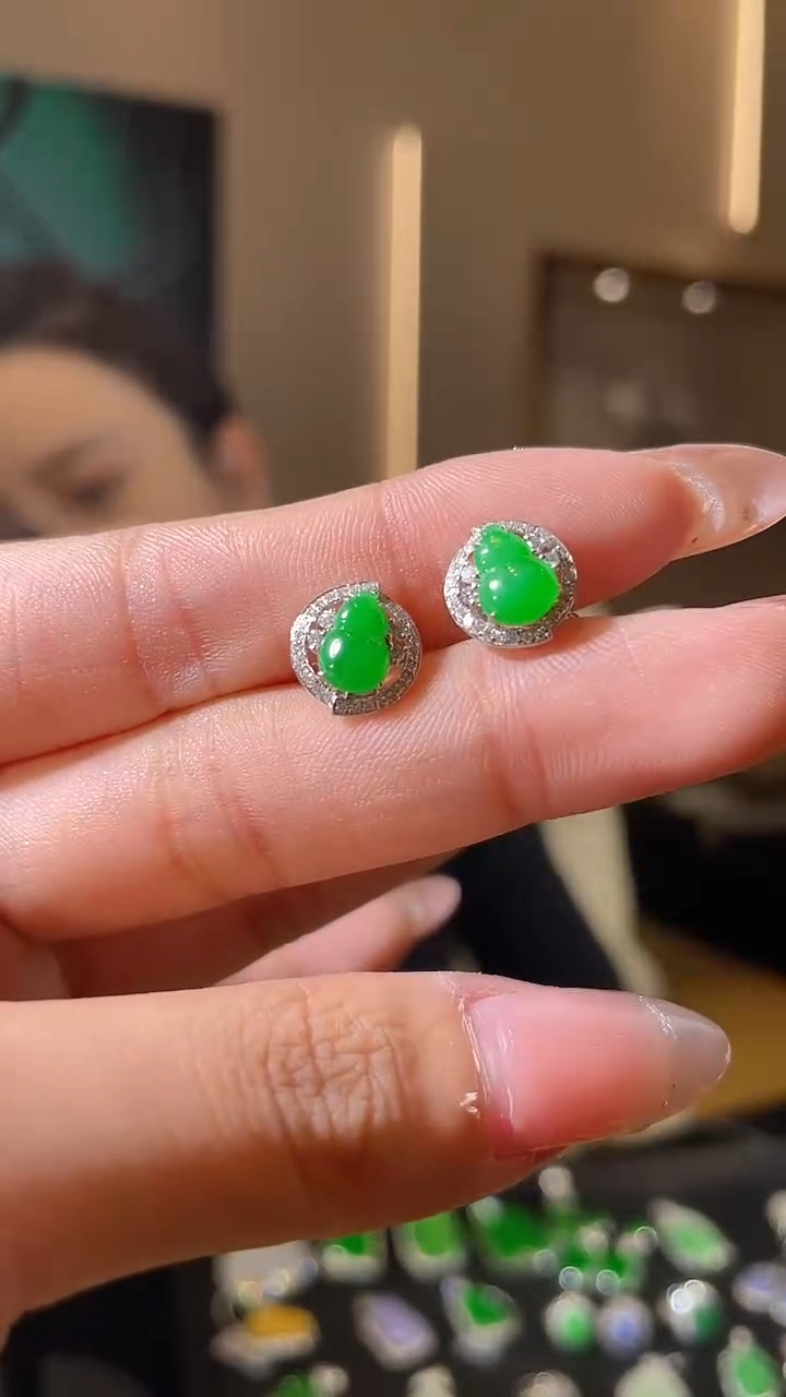 翡翠18K金镶嵌耳饰天然翡翠A货