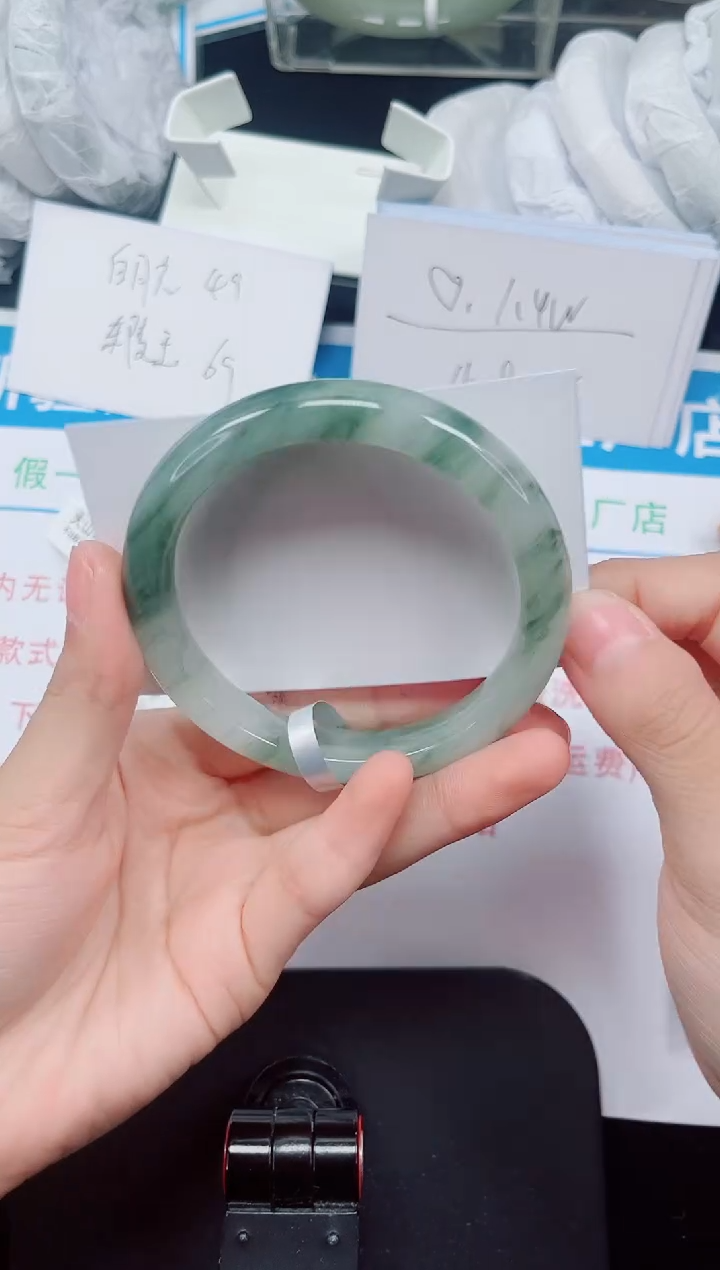 未镶嵌手镯石英质玉133-59/60/61