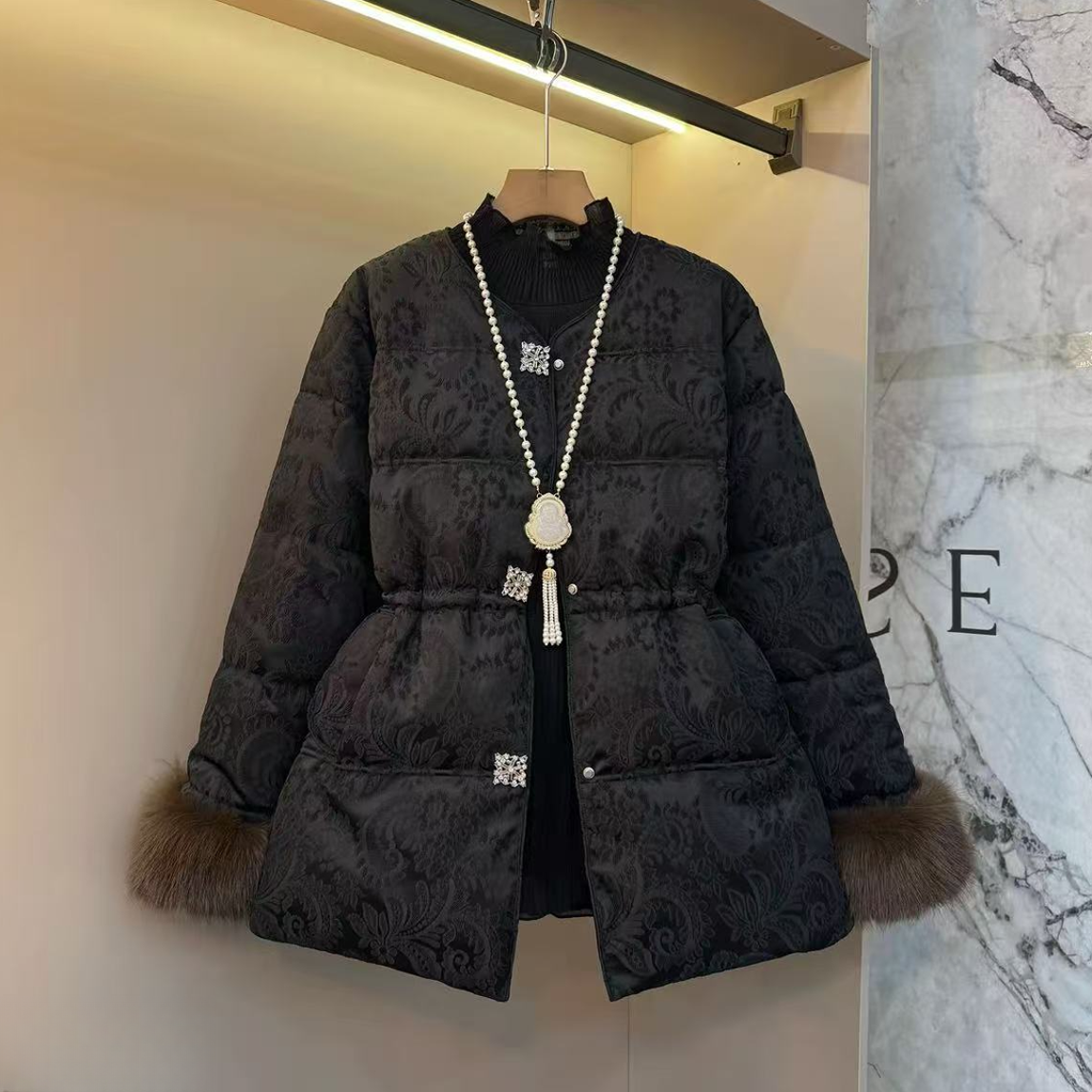 【柚柚】时尚收腰刺绣提花重工显瘦冬季大码棉服