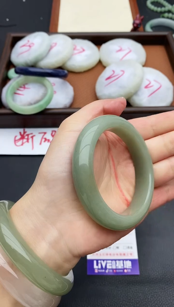 未镶嵌手镯石英质玉142+55/56