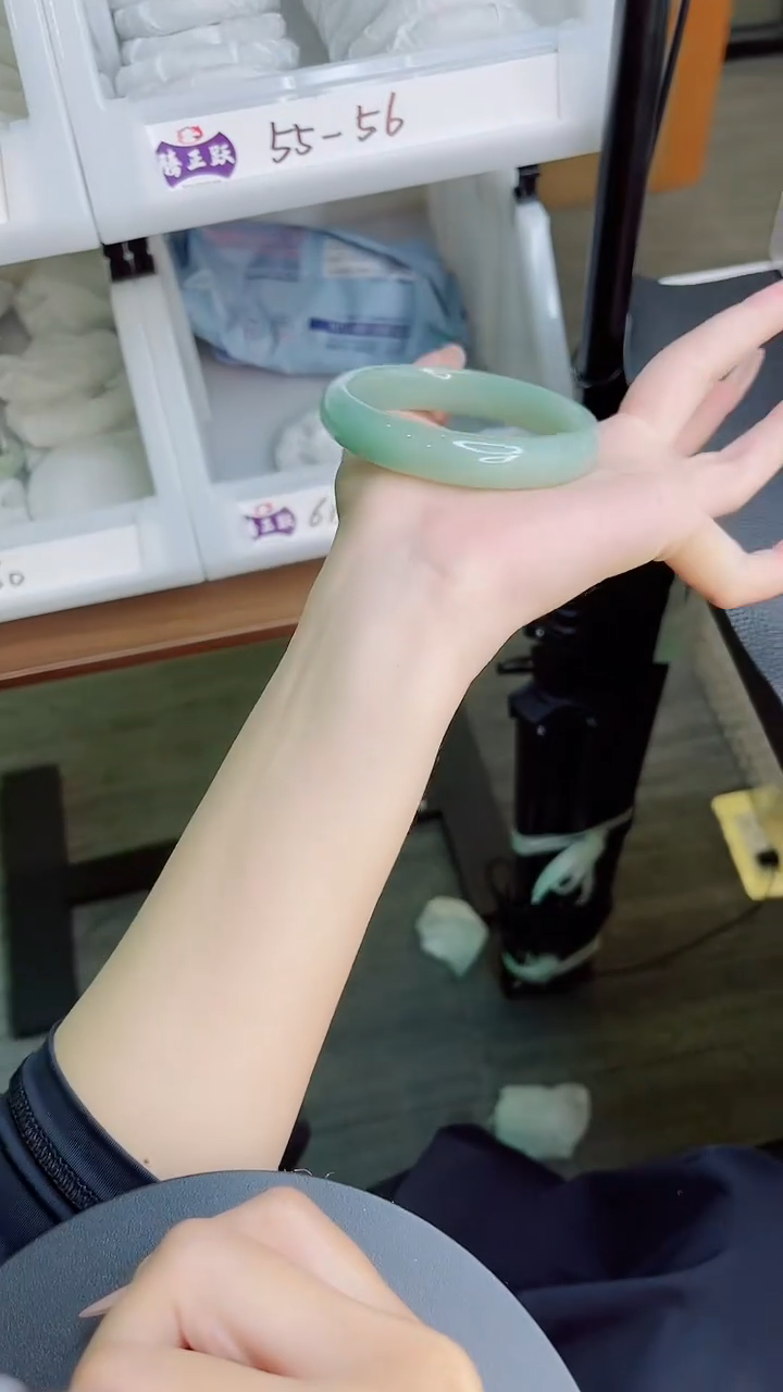 未镶嵌手镯石英质玉106-56