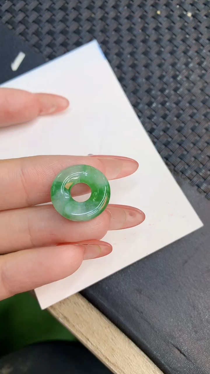 颈饰未镶嵌翡翠1