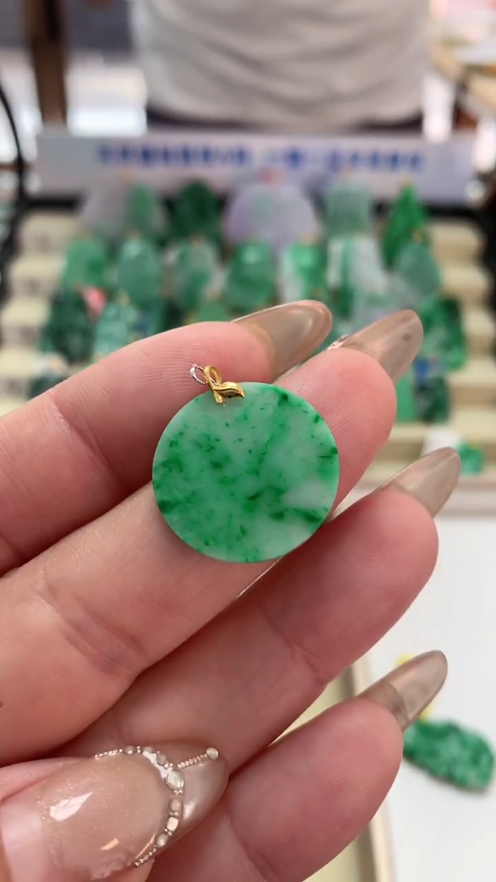 【闪购商品】翡翠吊坠(不含链)18K金镶嵌挂件