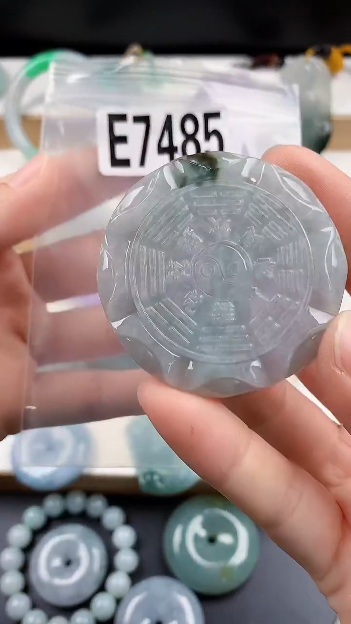 颈饰未镶嵌翡翠天然翡翠吊坠挂件