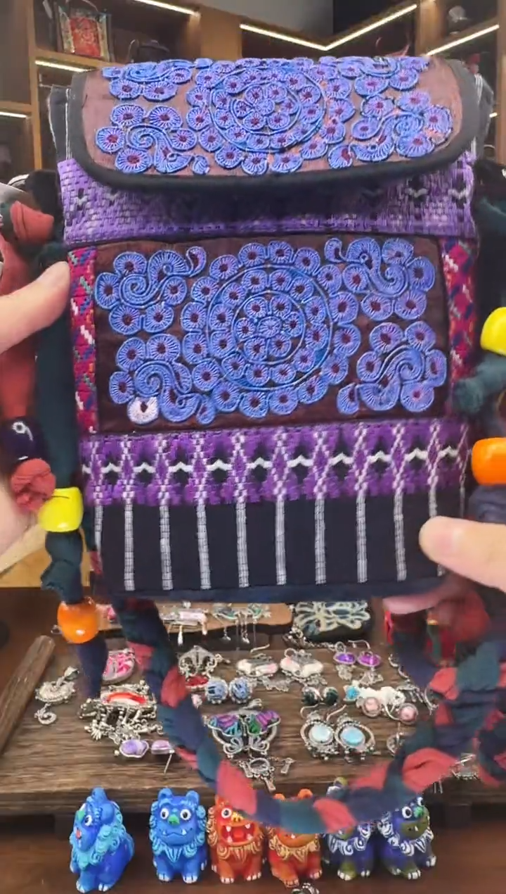 【闪购商品】织绣L606黔东南苗族刺绣