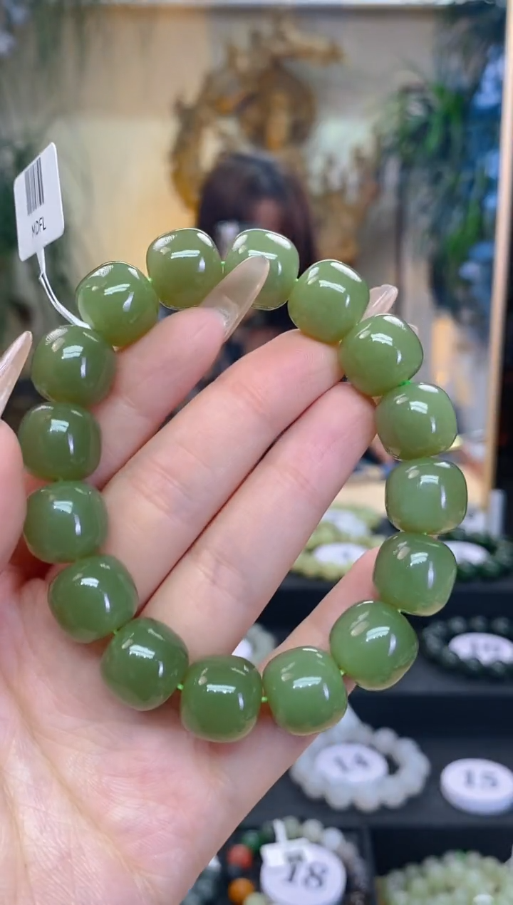 未镶嵌手串和田玉卡14