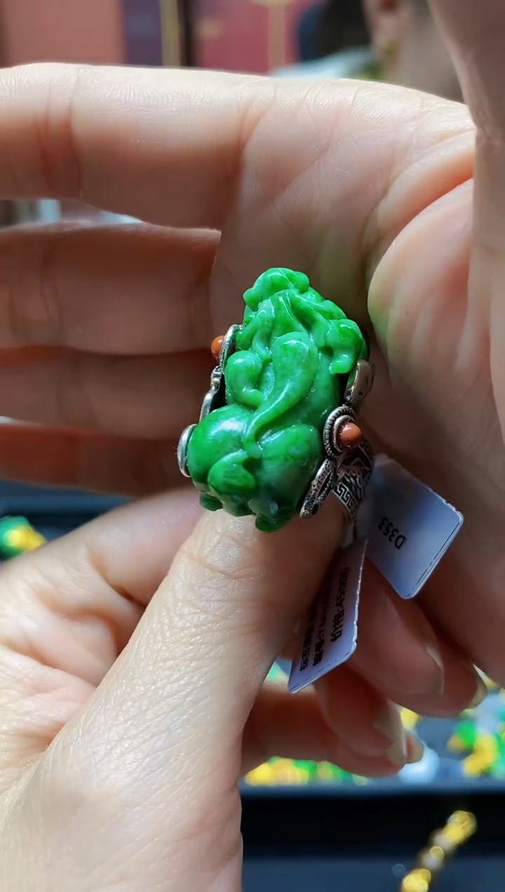 颈饰未镶嵌翡翠翡翠戒指