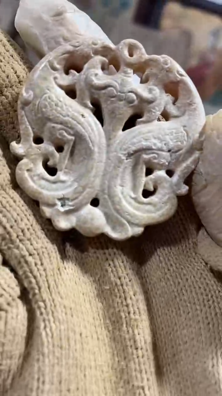 未镶嵌和田玉把件一单一个（微瑕）