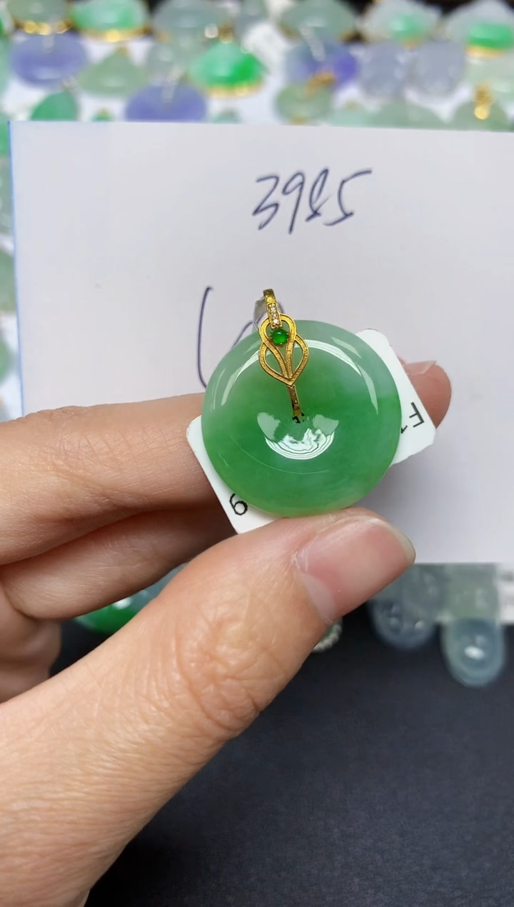 翡翠18K金镶嵌颈饰 天然翡翠A货