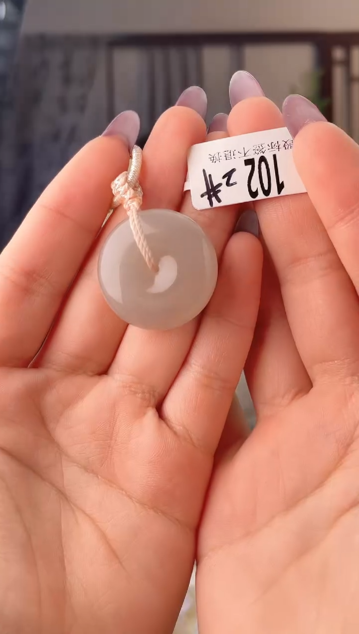 颈饰未镶嵌和田玉扣 102