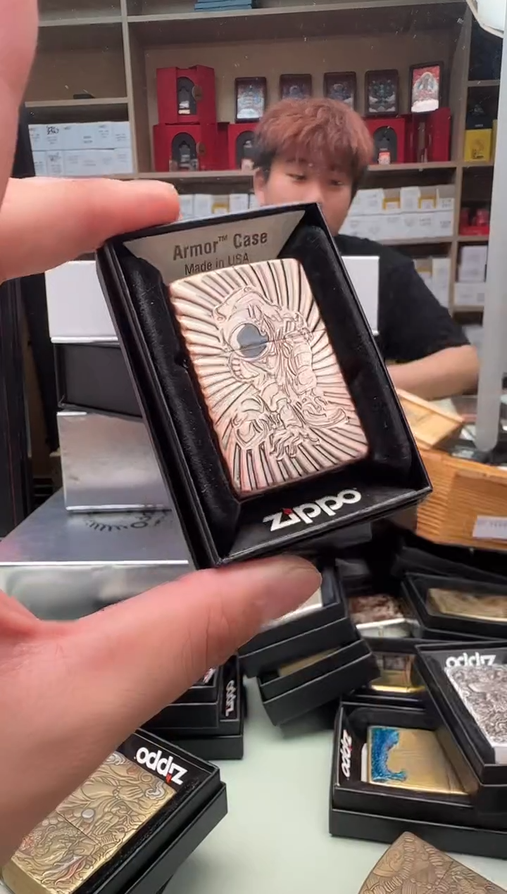 Zippo打火机镀紫铜宇航员