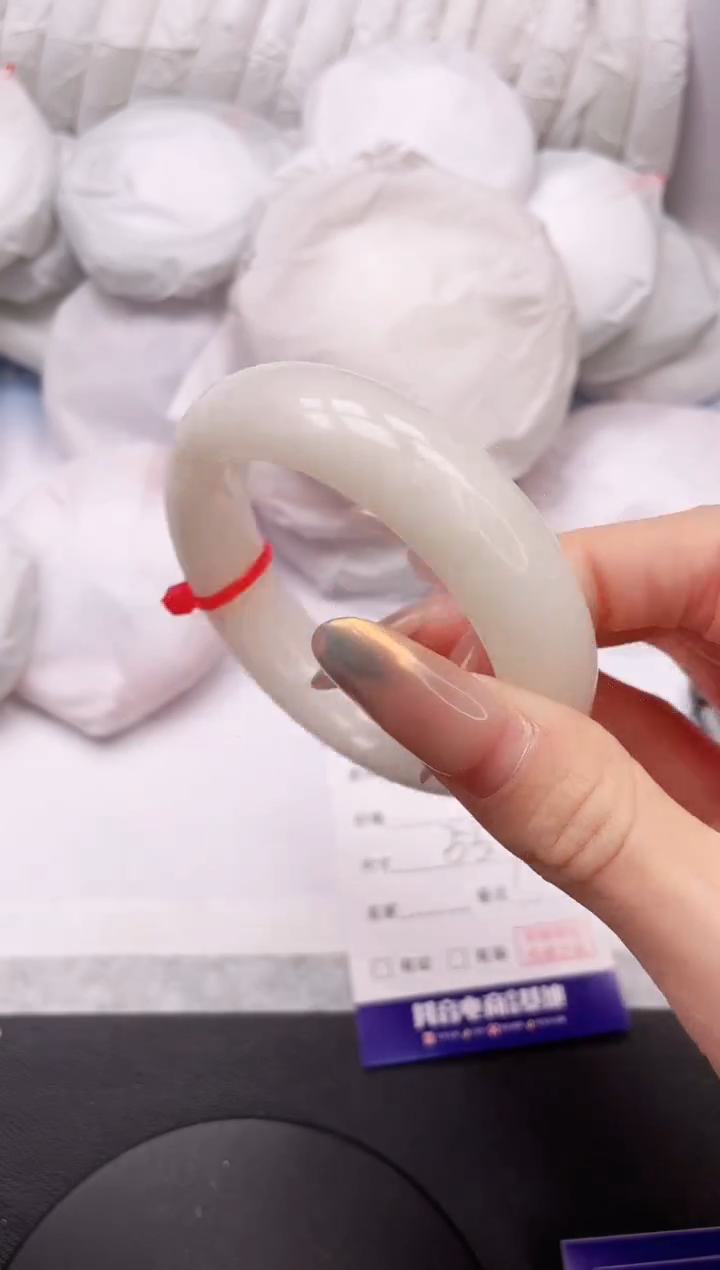 【闪购商品】和田玉手镯未镶嵌15K464-53