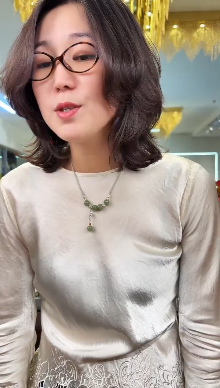 颈饰未镶嵌和田玉吊坠