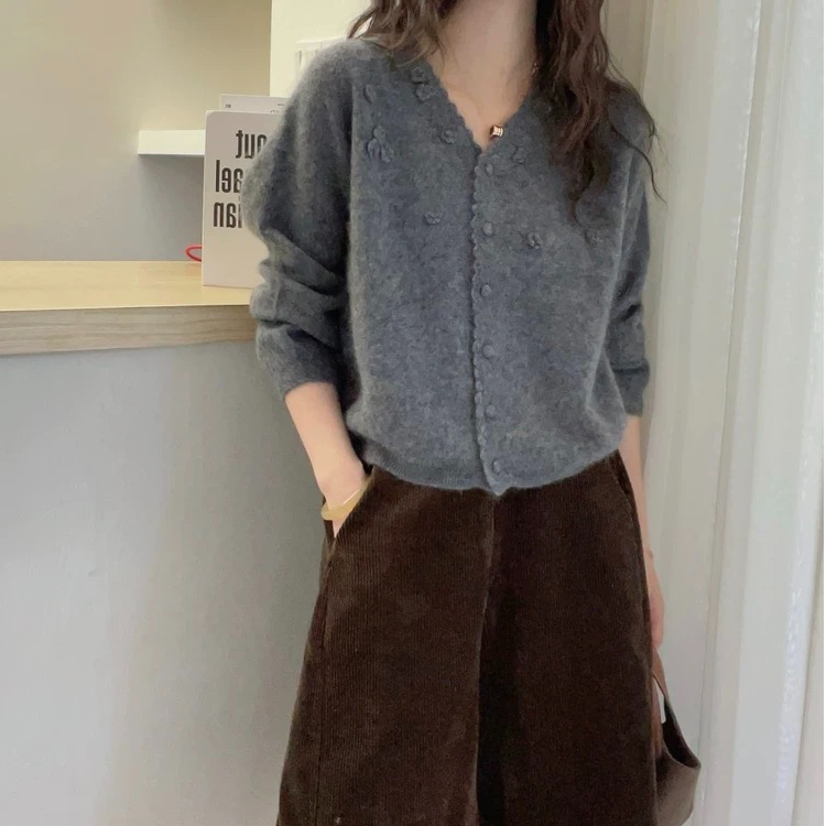 【手工花朵】浣熊羊毛深灰色显瘦百搭毛衣秋冬宽松圆领针织开衫女
