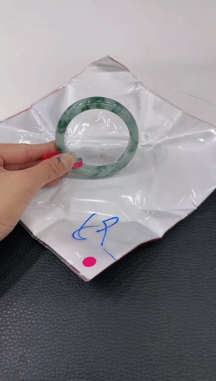 【闪购商品】翡翠手镯未镶嵌手镯