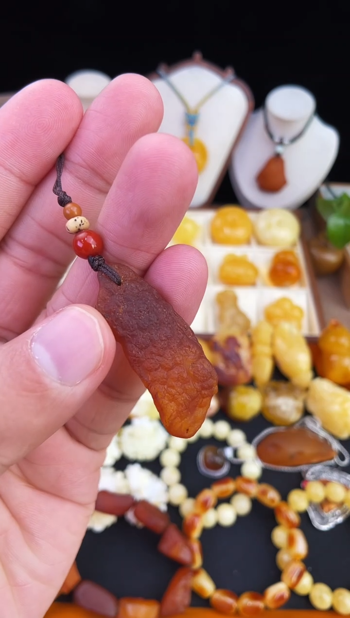 琥珀未镶嵌珠宝奇石柒月