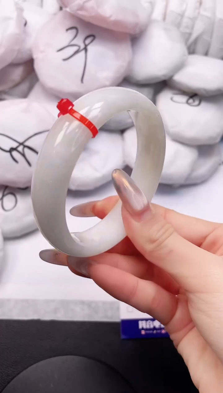 【闪购商品】和田玉手镯未镶嵌7K20-61