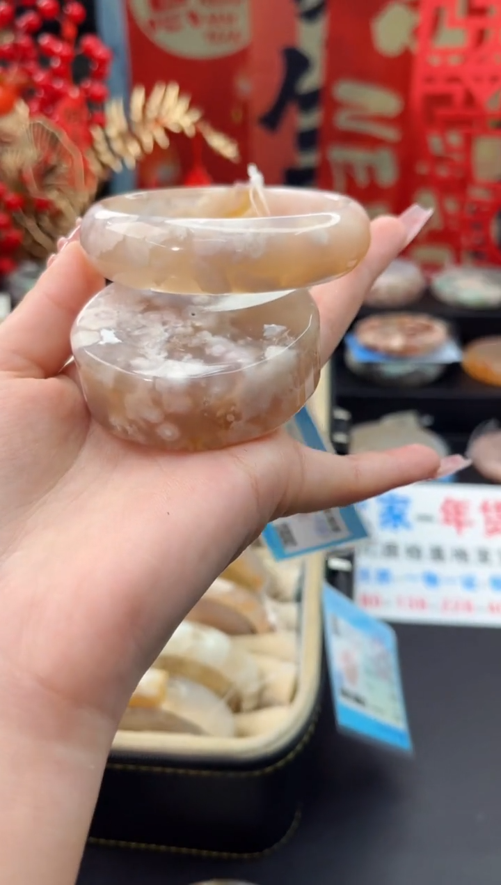 【闪购商品】石英质玉手镯未镶嵌赠送镯心（59圈口）