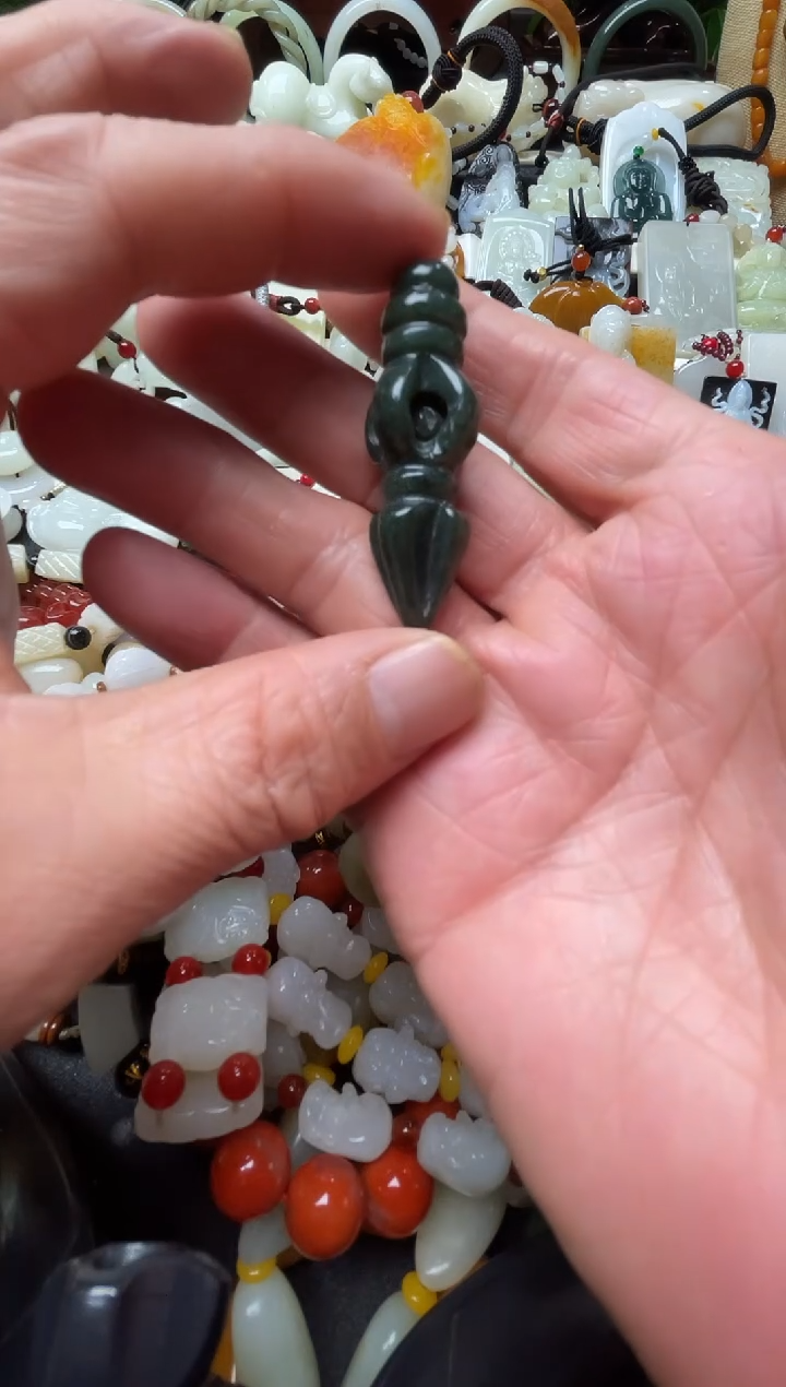 未镶嵌和田玉挂件挂件