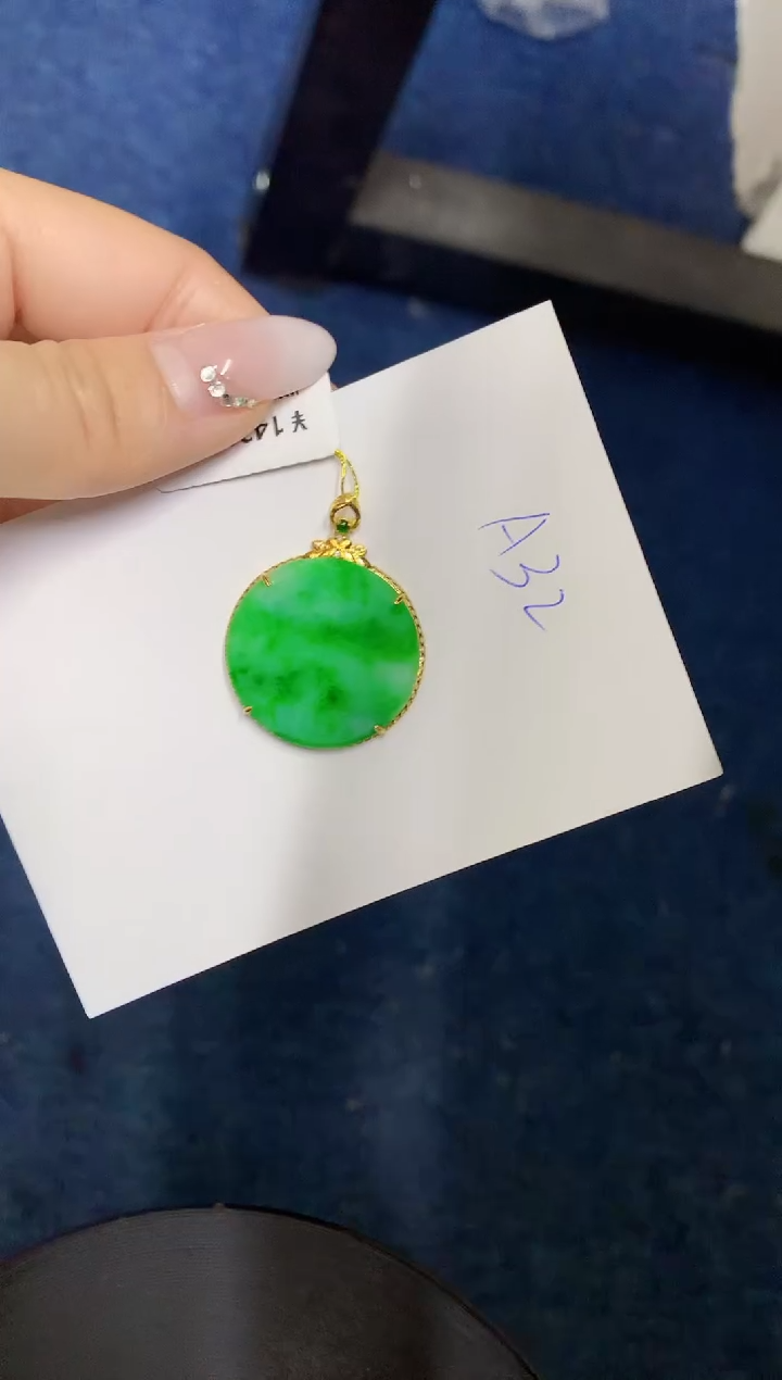 【闪购商品】翡翠颈饰18K金镶嵌00000000000