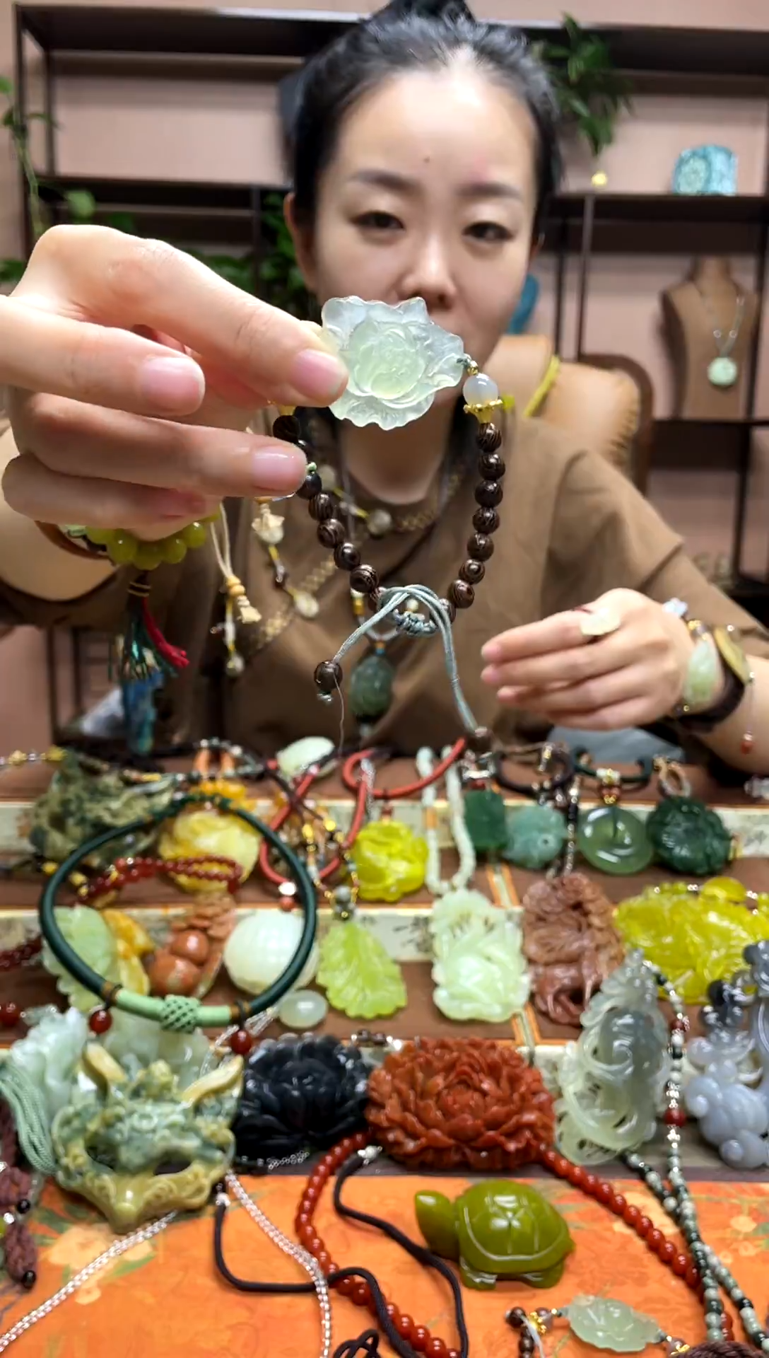 未镶嵌岫玉吊坠多样性发货发其中之一