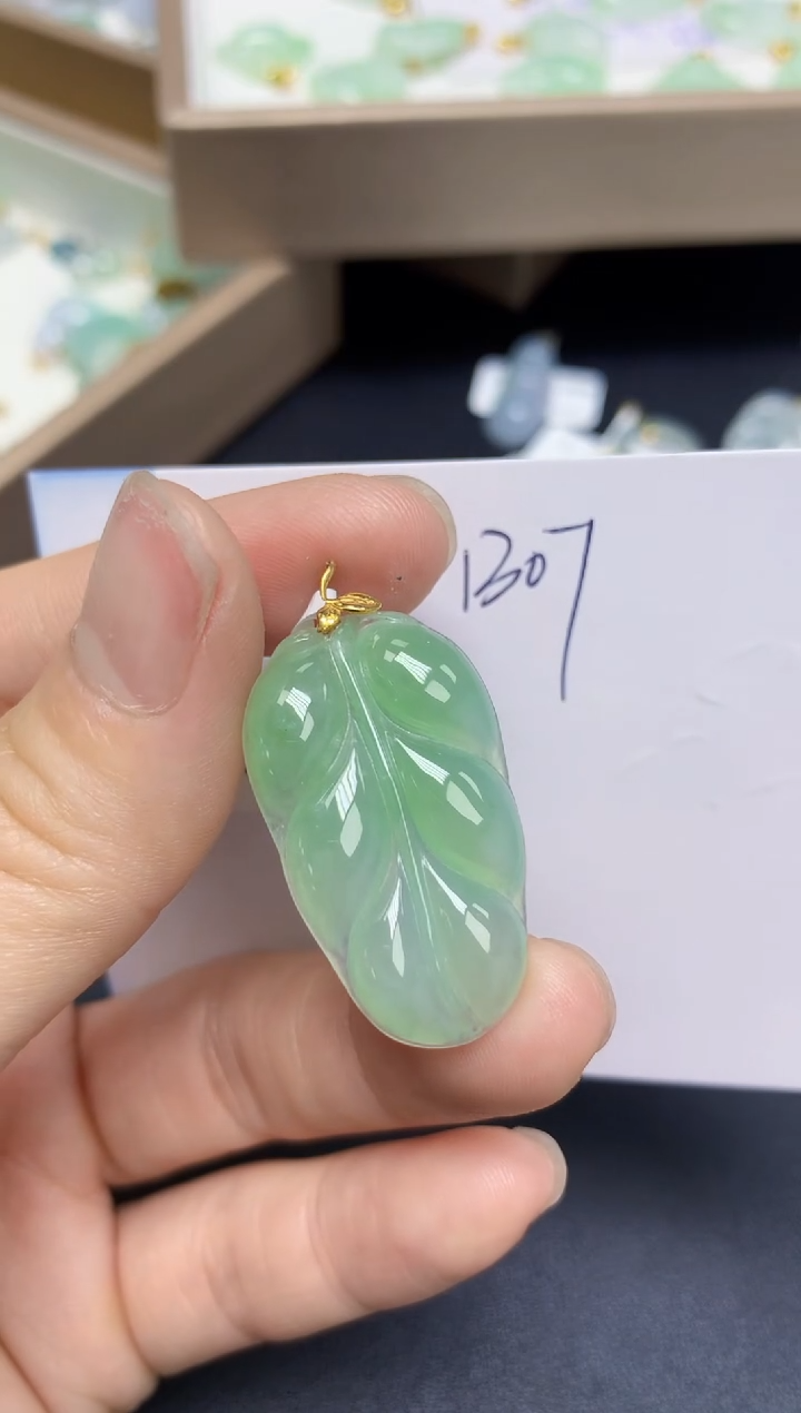 【闪购商品】翡翠18K金镶嵌挂件天然翡翠A货