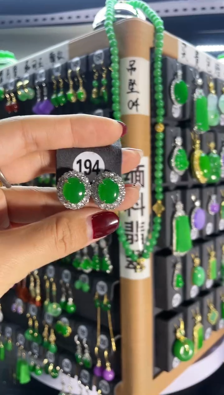 【闪购商品】翡翠耳饰银S925镶嵌194...