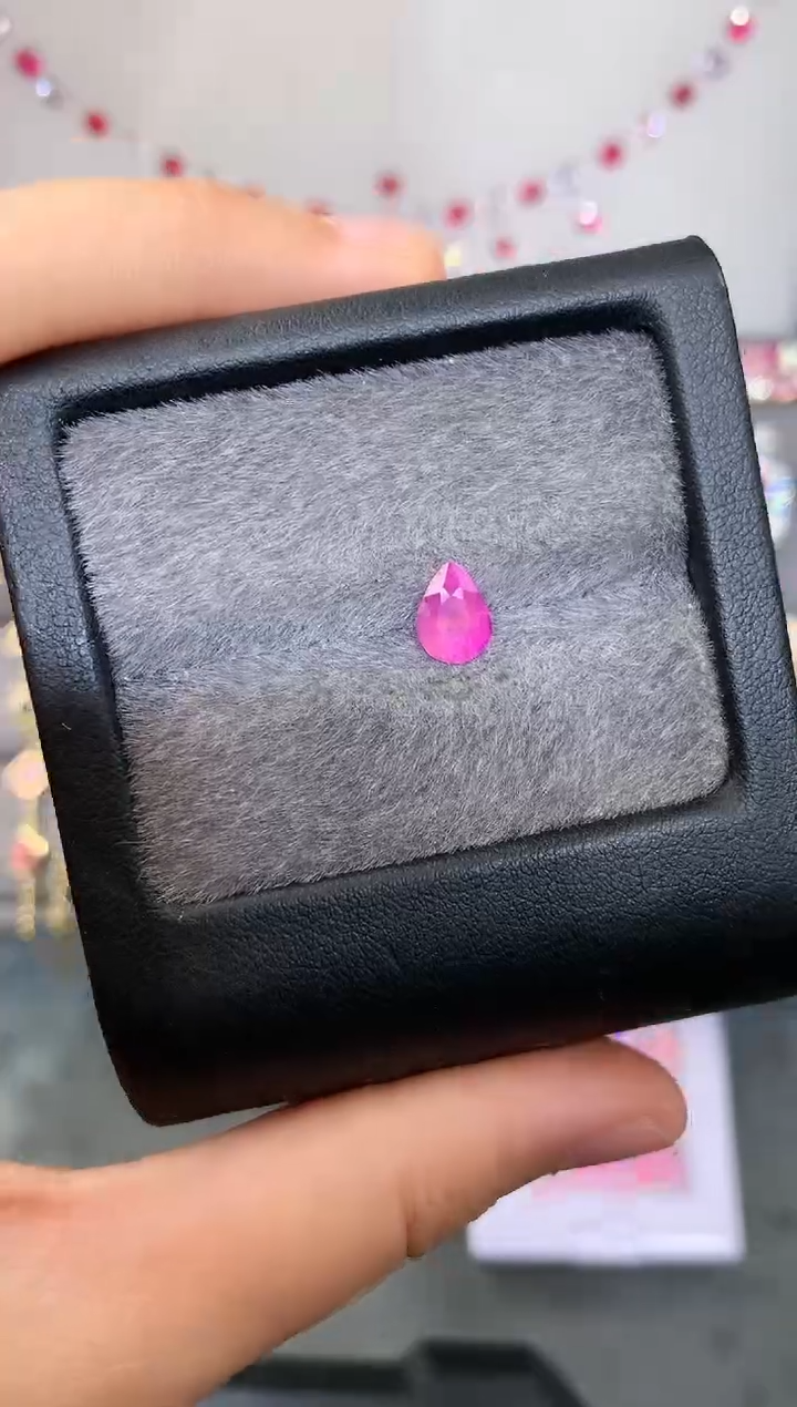 【闪购商品】定制蓝宝石裸石未镶嵌水滴 粉蓝宝石 1.28ct