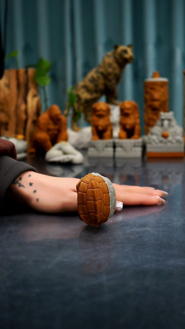 【闪购商品】松花石双色镂空龟甲