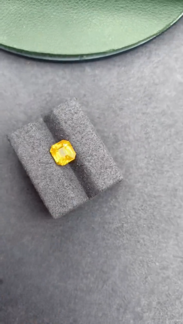 【闪购商品】彩色蓝宝石裸石未镶嵌2ct  黄色蓝宝石