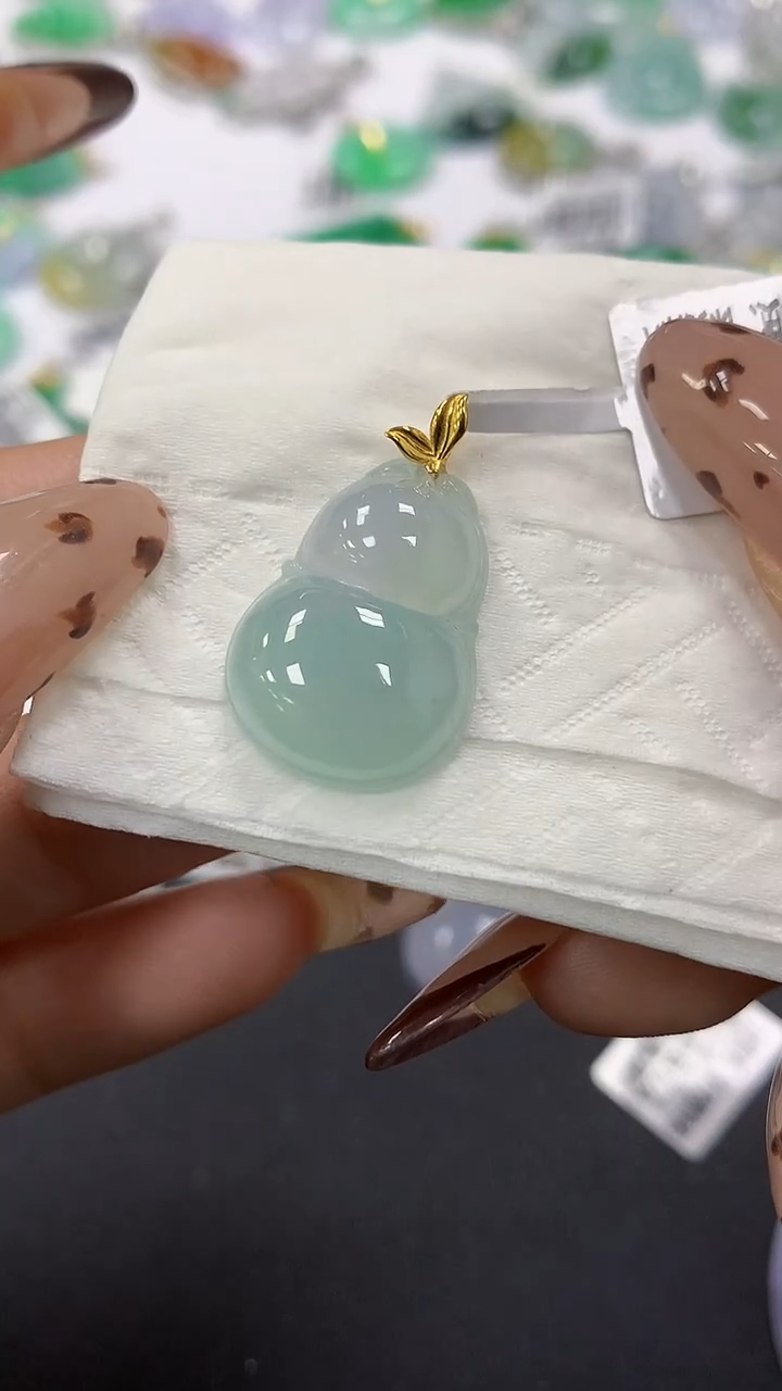 颈饰18K金镶嵌翡翠a货假一赔三支持复检百元上9元证书费自理