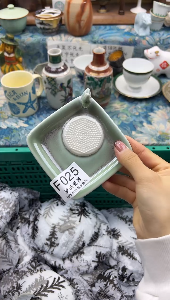 瓷片洋**粑        F025