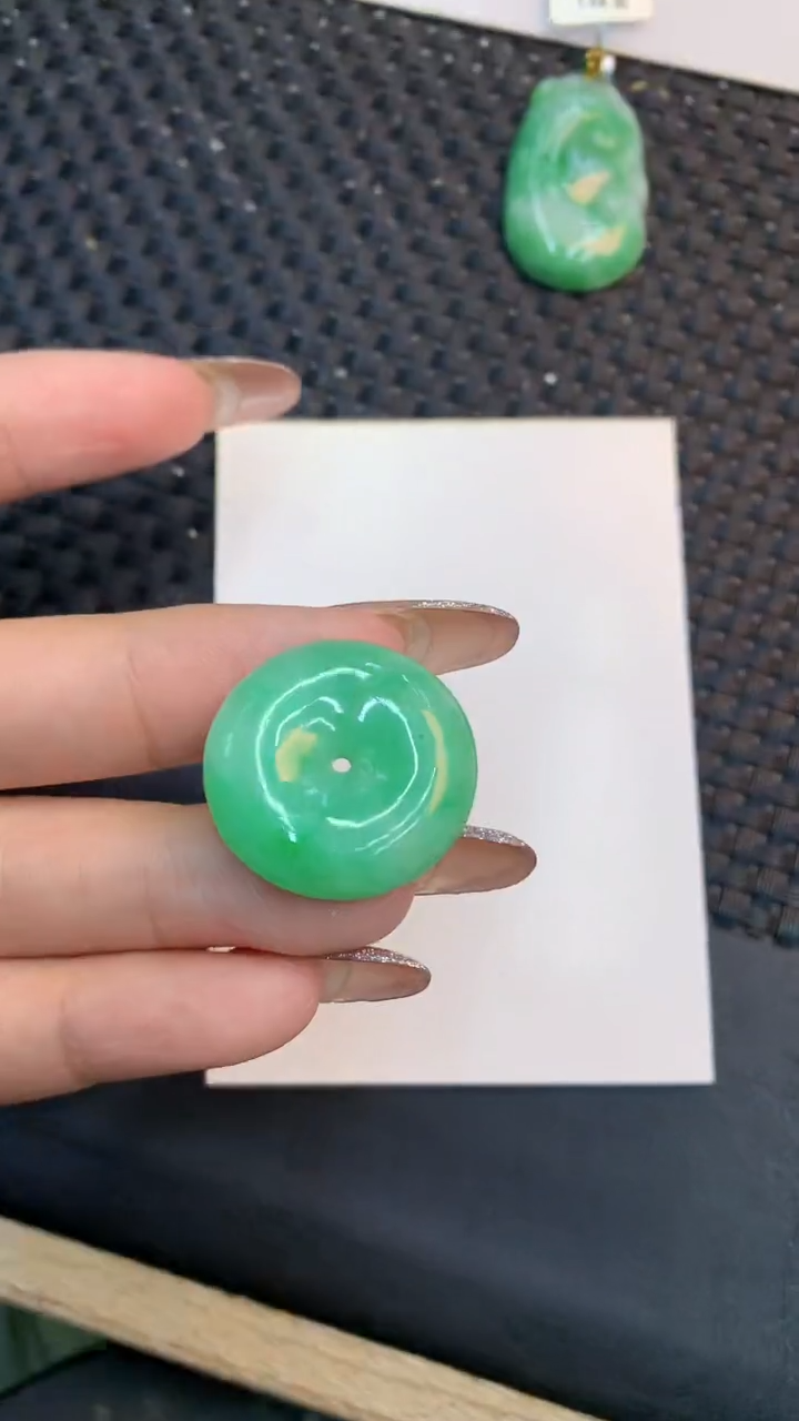 颈饰未镶嵌翡翠1