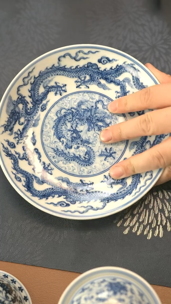 中式鞠*森仿明青花三龙纹壶承