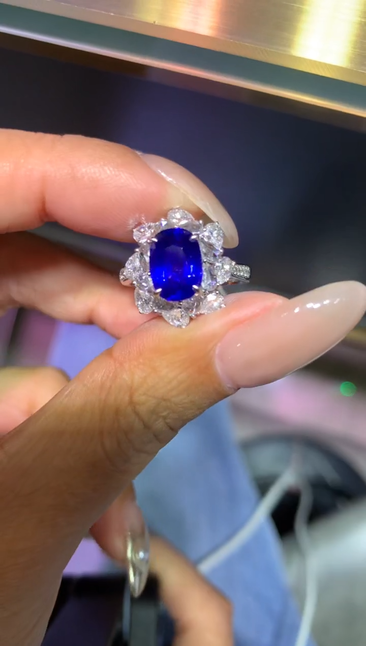 戒指蓝宝石18K金镶嵌3.02ct