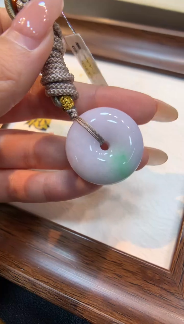 颈饰未镶嵌翡翠平安扣