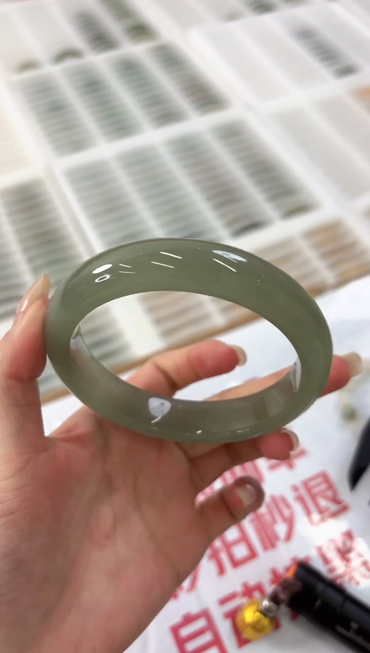 未镶嵌手镯石英质玉7-65D