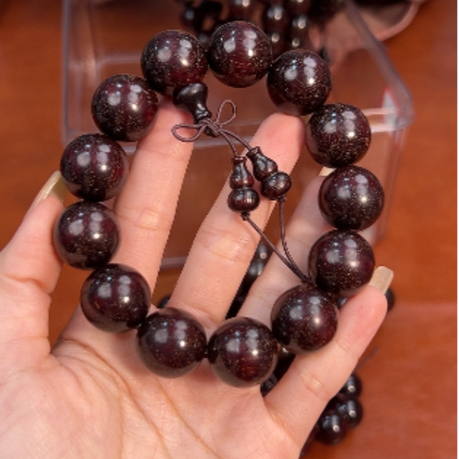 1.8  非洲小叶紫檀金星+葫芦手串【425】