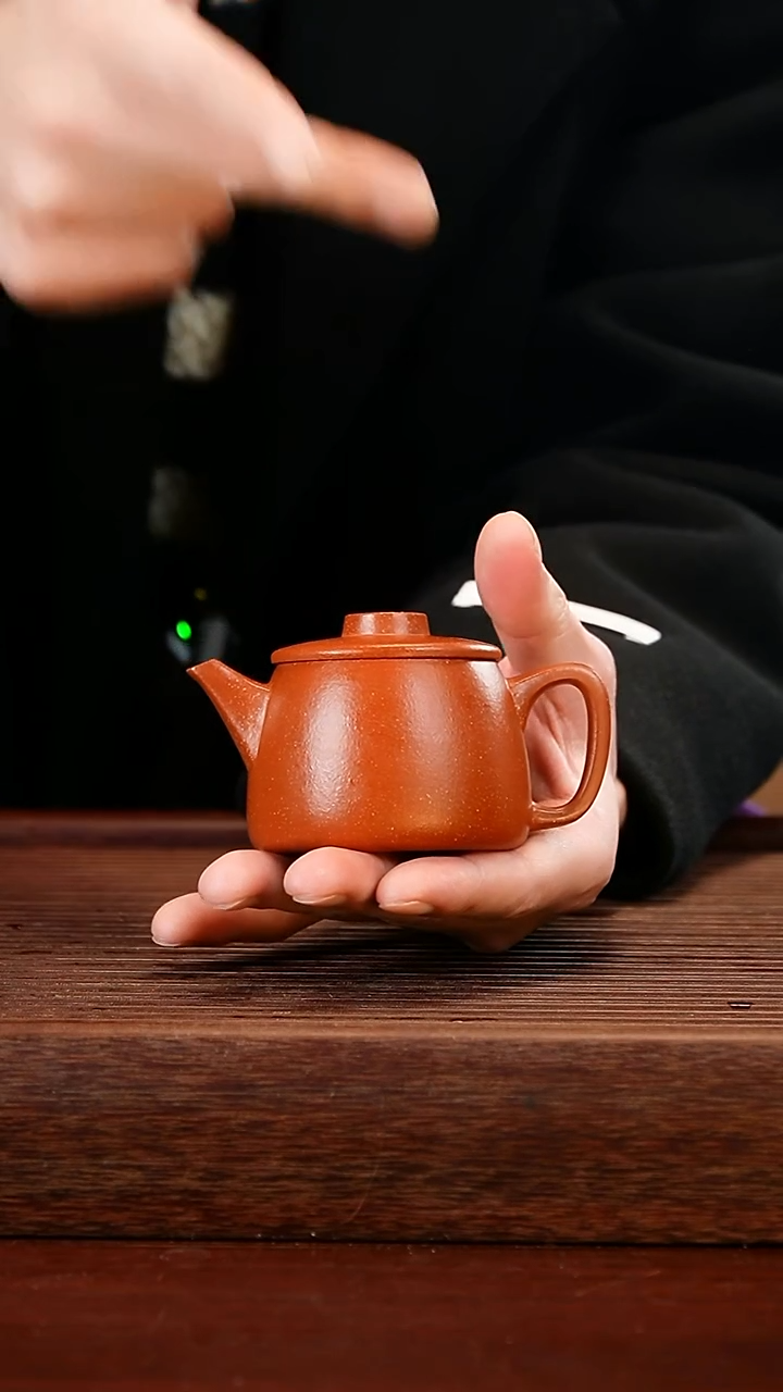 茶壶紫砂红降坡巨轮壶130cc左右