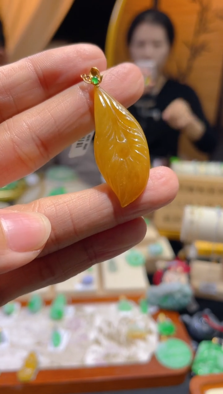 【闪购商品】翡翠颈饰18K金镶嵌假一赔三