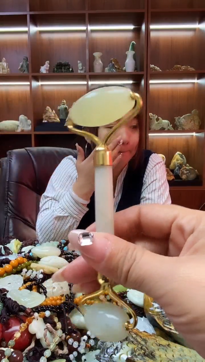 未镶嵌蛇纹石玉手把   