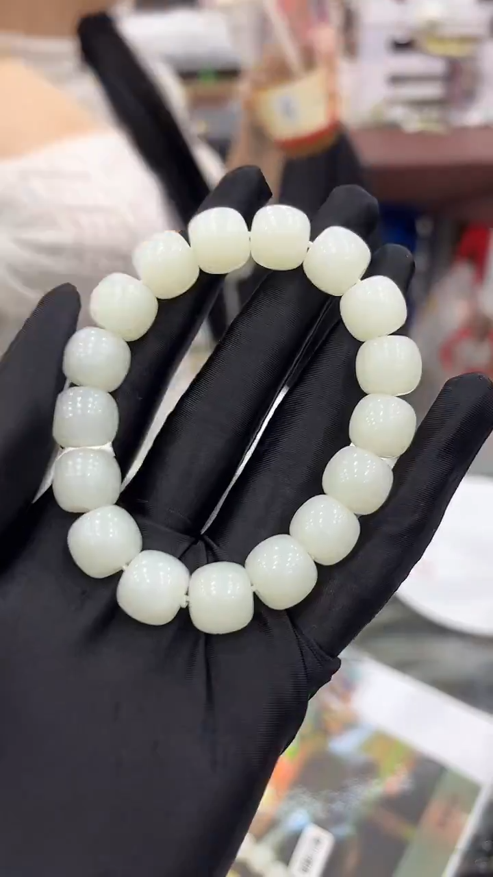 未镶嵌手串和田玉董小姐推荐 多样性发货 拍一发一hs12