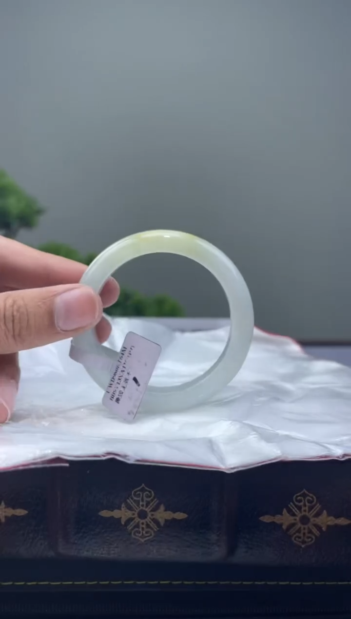 【闪购商品】翡翠手镯未镶嵌手镯2