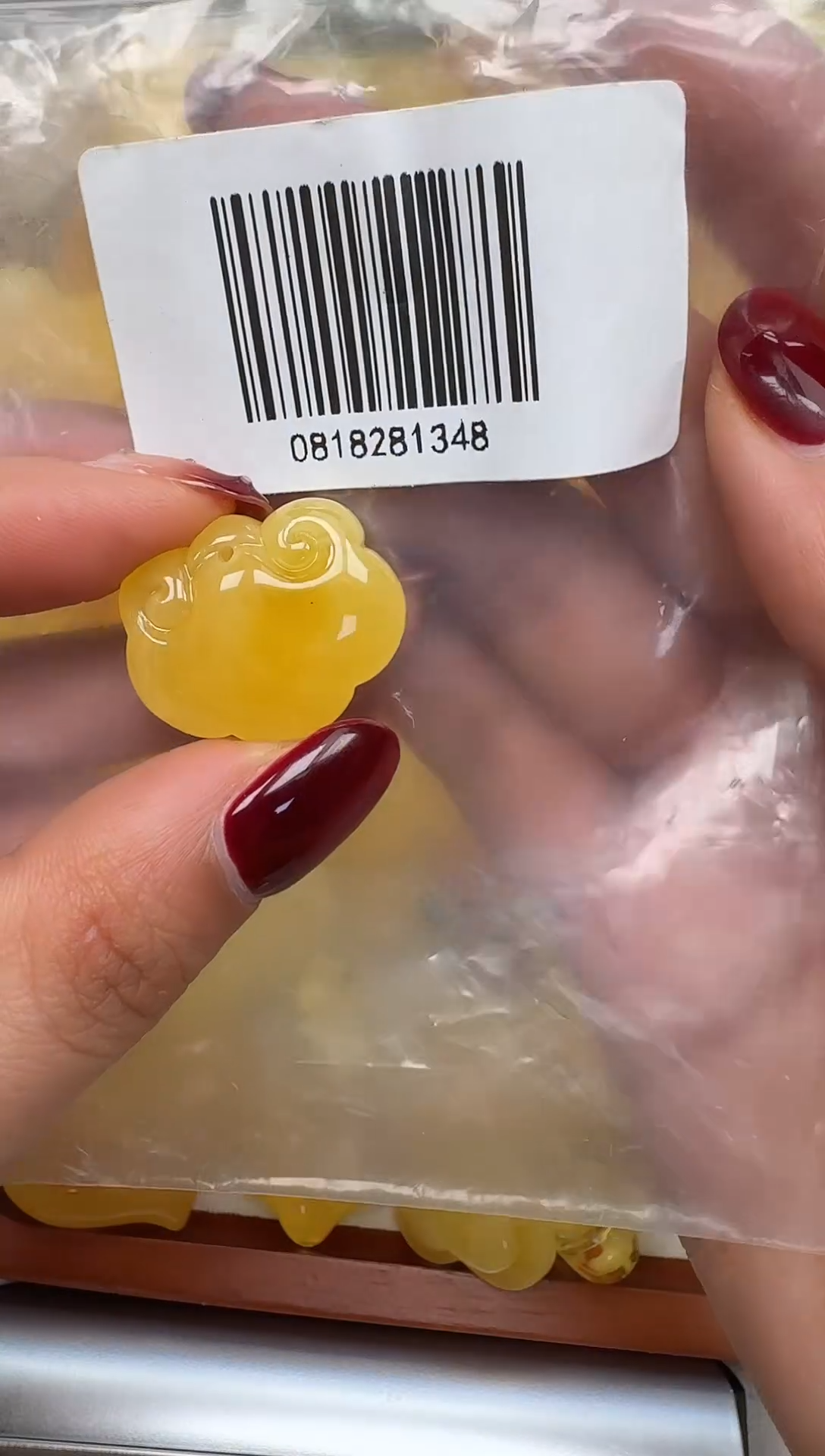 裸石琥珀未镶嵌如图