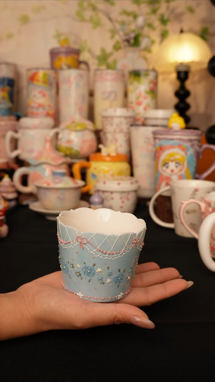 陶景德镇手绘的杯子