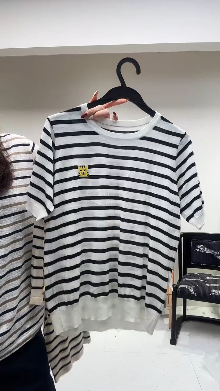 黑白条老虎刺绣半袖